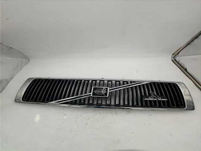 Rejilla Delantera Volvo 440 1.8