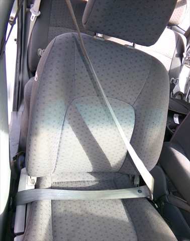 Cinturón Delantero Derecho Kia Carens 2.0 CRDI 2003-2006