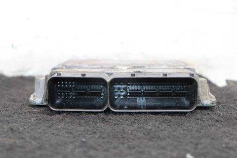 Foto 2ª: Centralita Motor ECU Volkswagen Polo CROSSPOLO 90CV 66KW (2010)