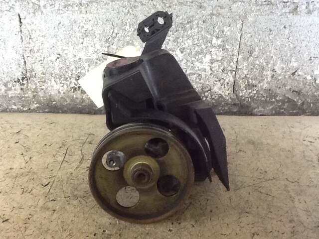 Foto 1ª: Bomba de Direccion Peugeot 206 1.4 HDI [8HX] (2003)