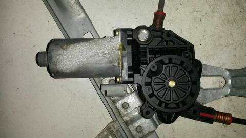 Foto 2ª: Elevalunas Eléctrico Delantero Derecho Peugeot 206 BERLINA 109CV 80KW (1998)