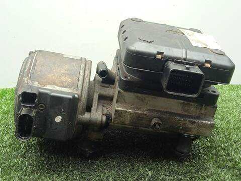 Foto 2ª: Bomba de Suspension Citroen C5 2.0 HDI DERHZB DERHZE) 109CV 80KW [RHZ] (2002)