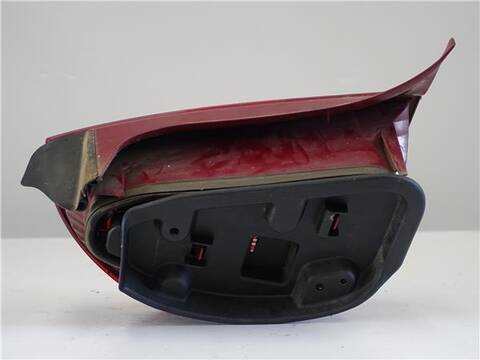 Foto 2ª: Piloto Trasero Derecho Citroen C5 2.0 HDI DCRHZB DCRHZE) BERLINA 109CV 80KW [RHZ (DW10ATED)] (2002)