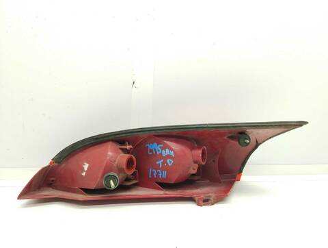 Foto 2ª: Piloto Trasero Derecho Ford Focus 1.8 TDDI TD CAT BERLINA 90CV 66KW [C9DB] (2001)
