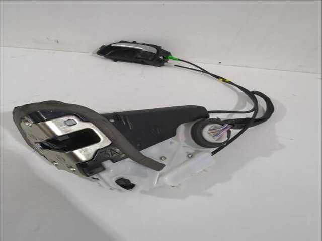 Foto 3ª: Cerradura Puerta Trasera Izquierda Toyota Yaris ACTIVE 112CV [2NRFKE] (2017)