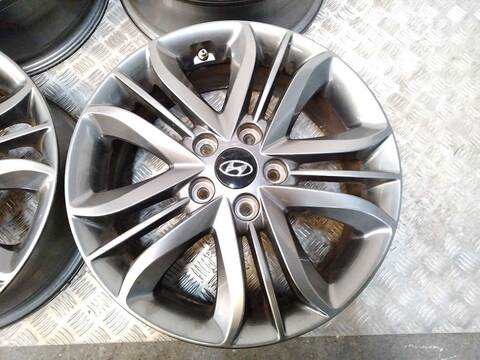 Foto 2ª: Juego LLantas Hyundai ix35 CLASSIC 2WD 116CV 85KW [D4FD] (2015)