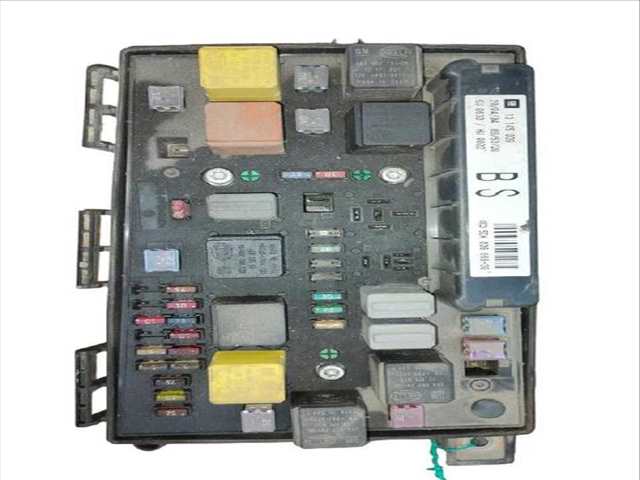 Foto 2ª: Caja Reles Fusibles Opel Astra 1.7 CDTI L48) 100CV (2004)