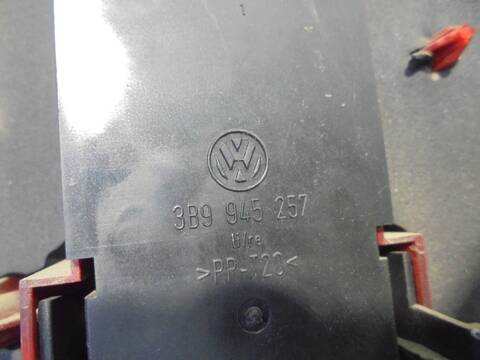 Foto 3ª: Piloto Trasero Izquierdo Volkswagen Passat COMFORTLINE BERLINA 110CV 81KW [AHF] (1999)