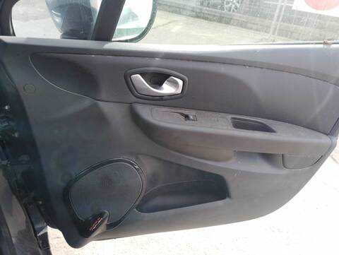 Foto 3ª: Tapizados Cartoneras Renault Clio ZEN 118CV 87KW [H5F F4] (2017)