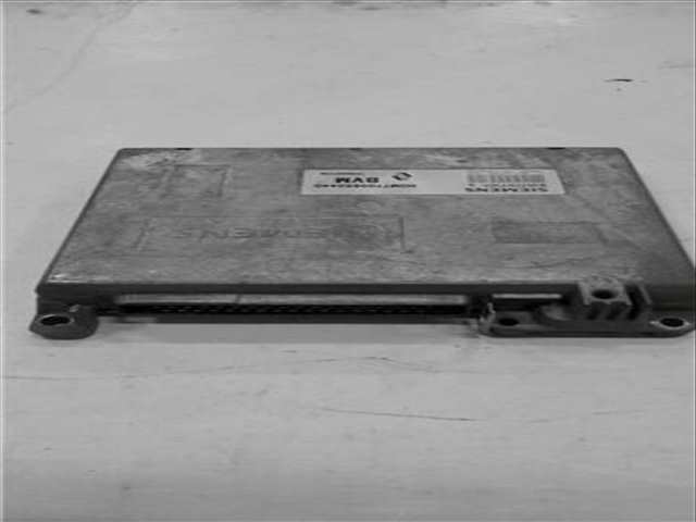 Centralita Motor ECU Renault 19 1.8 16V 99KW