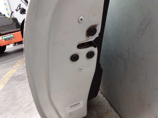 Foto 3ª: Puerta Trasera Izquierda Renault Clio 1.5 DCI90CV [K9K 608] (2013)
