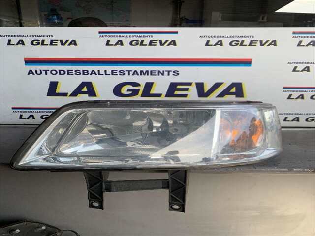 Faro Izquierdo Volkswagen Transporter 1.9 TDI 105CV 0CV FURGON