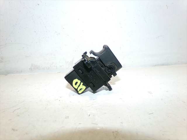 Foto 2ª: Botonera Elevalunas Kia Soul 1.6 CRDI 2008-2011 [D4FB] (2011)