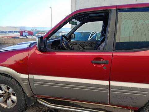 Puerta Delantera Izquierda Nissan Terrano TD27TI