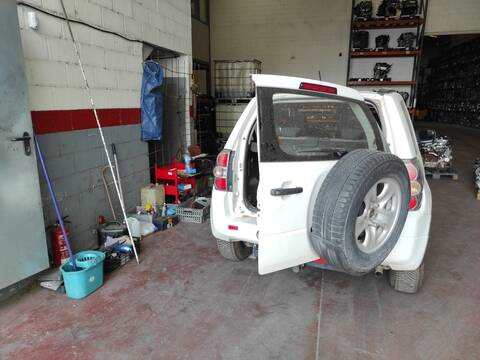 Foto 2ª: Portón Suzuki Grand Vitara F9Q (2006)