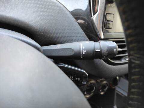 Foto 1ª: Mando Multifuncion Peugeot 208 YH01 (2018)