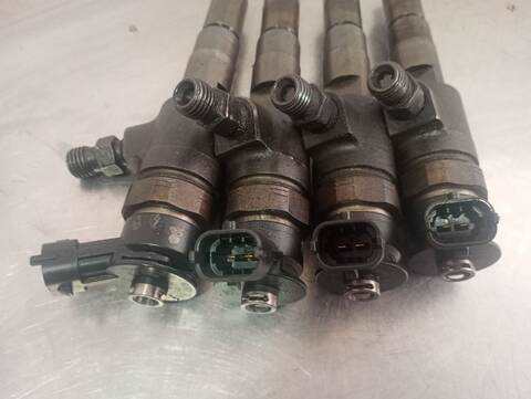 Foto 2ª: Inyectores Peugeot 206 XR BERLINA 68CV 50KW (1998)