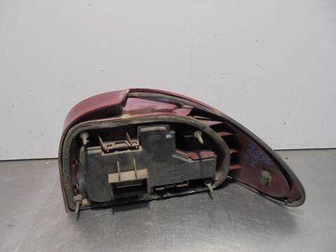 Foto 3ª: Piloto Trasero Izquierdo Ford Mondeo 1.8 TD BERLINA 88CV 65KW FAMILIAR [RFM] (1995)