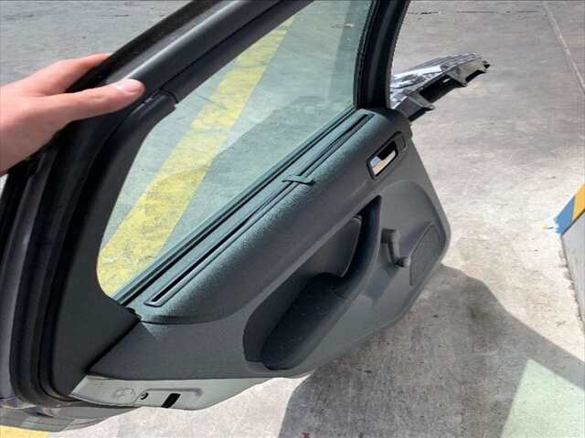 Foto 2ª: Puerta Trasera Izquierda Ford Focus 1.6 16V100CV/74KW [SHDA] (2008)