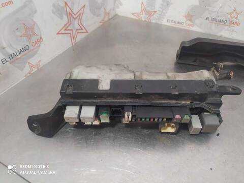 Foto 3ª: Caja Reles Fusibles Toyota Avensis 2.0 D4-D EXECUTIVE SEDAN 4-PTAS) BERLINA 116CV 85KW [1CDFTV] (2003)