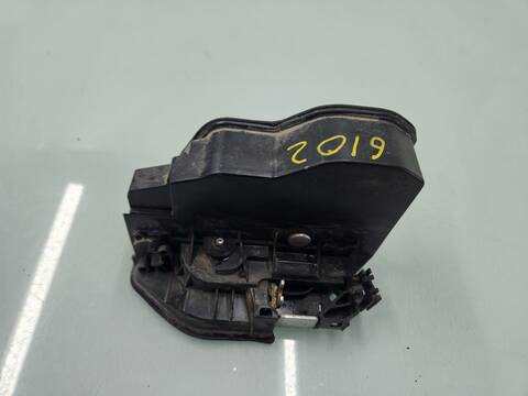 Cerradura Puerta Delantera Derecha Bmw Serie 1 114 116D M SPORT 116CV 85KW