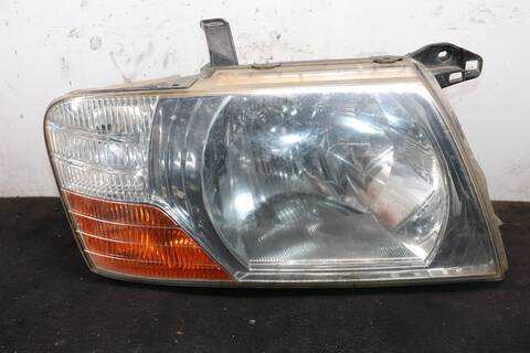 Foto 1ª: Faro Derecho Mitsubishi Montero 3.2 DI-D GLS HUNTER 3-PTAS.) 165CV 121KW (2001)
