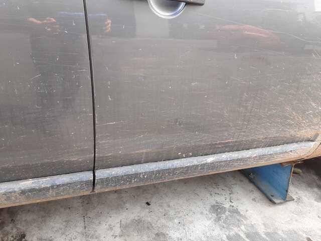 Foto 2ª: Puerta Delantera Derecha Land Rover Discovery 2.700 TDI190CV/140KW [276DT] (2007)