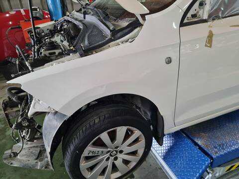 Foto 1ª: Aleta Delantera Izquierda Seat Toledo STYLE 105CV 77KW [CAYC] (2015)
