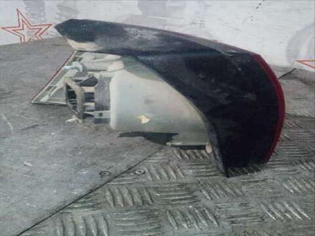 Foto 3ª: Piloto Trasero Derecho Volkswagen Golf SPORTLINE BERLINA 105CV 77KW [BKC] (2004)