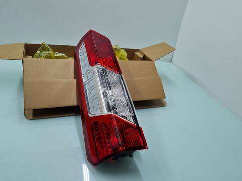 Foto 1ª: Piloto Trasero Izquierdo Ford Transit DIESEL (2014)