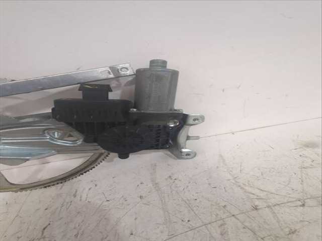 Foto 3ª: Elevalunas Eléctrico Delantero Derecho Opel Astra 1.7 CDTI L48) 100CV 74KW [Z 17 DTH] (2006)