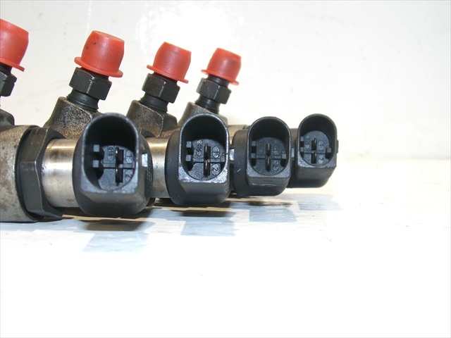 Foto 4ª: Inyectores Renault Megane 1.5 DCI 2002-2008 [K9KP7] (2006)
