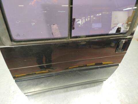 Foto 4ª: Puerta Lateral Corredera Derecha Volkswagen Transporter 2.5 TDI 102CV 75KW [ACV] (1998)