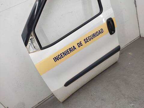 Foto 3ª: Puerta Delantera Izquierda Opel Combo 1.3 CDTI B05) 90CV 66KW FURGON [263A2000] (2016)