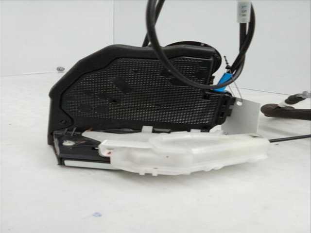 Foto 3ª: Cerradura Puerta Trasera Derecha Toyota CHR 1.8 HYBRID ZYX10_ ZYX11_) 122CV 90KW [2ZR-FXE] (2022)