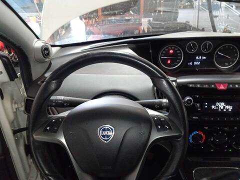 Foto 3ª: Salpicadero Lancia Y 1.2 CAT 69CV 51KW [169A4000] (2012)