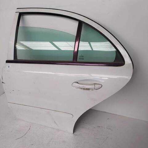 Foto 2ª: Puerta Trasera Izquierda Mercedes Clase E 180 E 200 CDI 211.004) (2002)