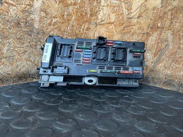 Caja Reles Fusibles Peugeot 206 CC 1 HDI FAP CAT 9HZ - DV6TED4) 109CV
