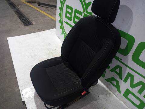 Foto 2ª: Asiento Delantero Derecho Dacia Sandero LAUREATE 90CV 66KW [K9K] (2018)