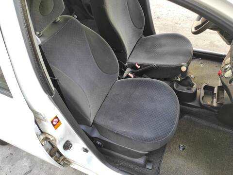 Asiento Delantero Derecho Nissan Micra CR12