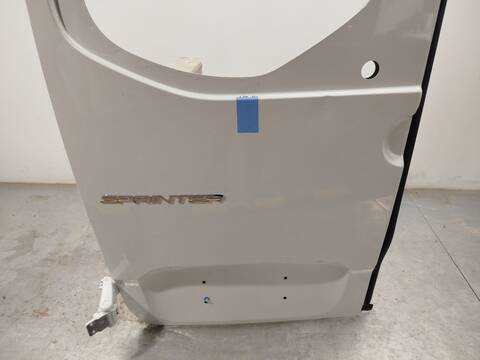 Foto 2ª: Puerta Trasera Izquierda Mercedes Sprinter 419 CDI RWD 907.643 907.645 907.647) 190CV 140KW FURGONETA [654920] (2024)