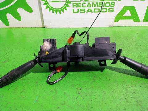 Foto 3ª: Mando Multifuncion Citroen Xsara 1.9 D SX BERLINA 68CV 50KW [DJYXUD9A] (1998)