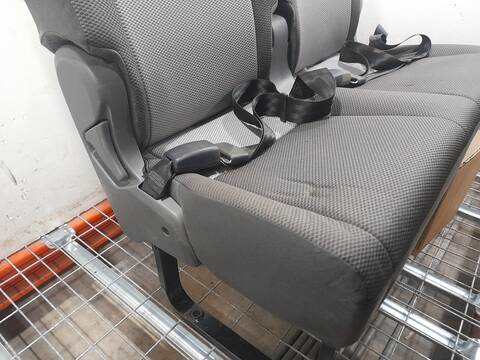 Foto 3ª: Asientos Traseros Toyota Hiace VERSION INDEFINIDA (2019)