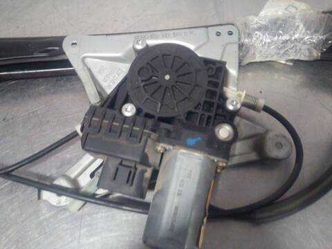 Foto 3ª: Elevalunas Eléctrico Delantero Derecho Audi A4 AVANT (1999)