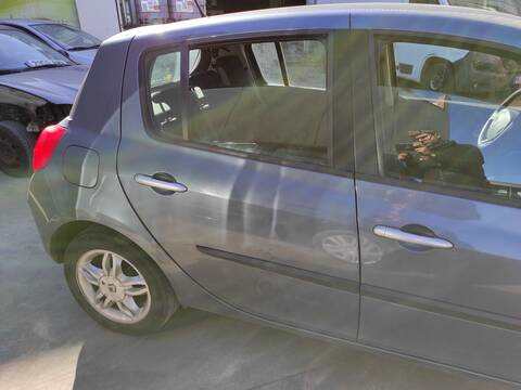 Foto 1ª: Puerta Trasera Derecha Renault Clio K9K766 (2005)