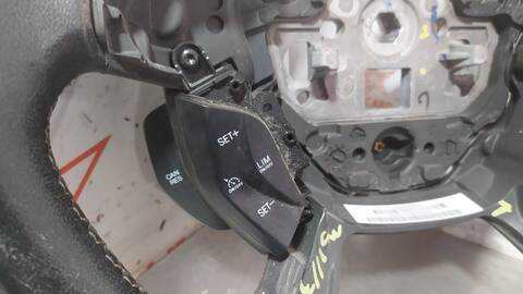 Foto 2ª: Volante Ford Kuga TITANIUM 180CV 132KW [T8MA] (2016)