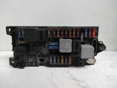 Foto 3ª: Caja Reles Fusibles Mercedes Clase E 180 647961 BERLINA (2003)