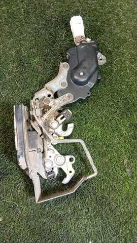 Foto 3ª: Cerradura Puerta Trasera Izquierda Toyota 4 Runner 3.0 T DIESEL (1993)