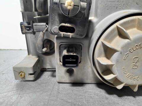 Foto 2ª: Faro Izquierdo Mitsubishi Galloper 2.5 TD 5-PTAS.) 99CV 73KW [D4BH] (2000)