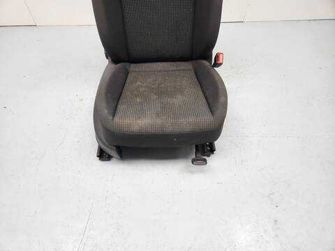 Foto 3ª: Asiento Delantero Derecho Volkswagen Caddy BASE 74CV 55KW [DTRF] (2024)